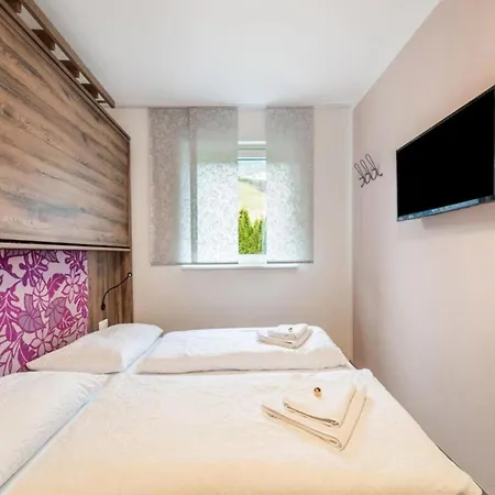 Slunce * フッシュ・アン・デア・グロースグロックナーシュトラーセ